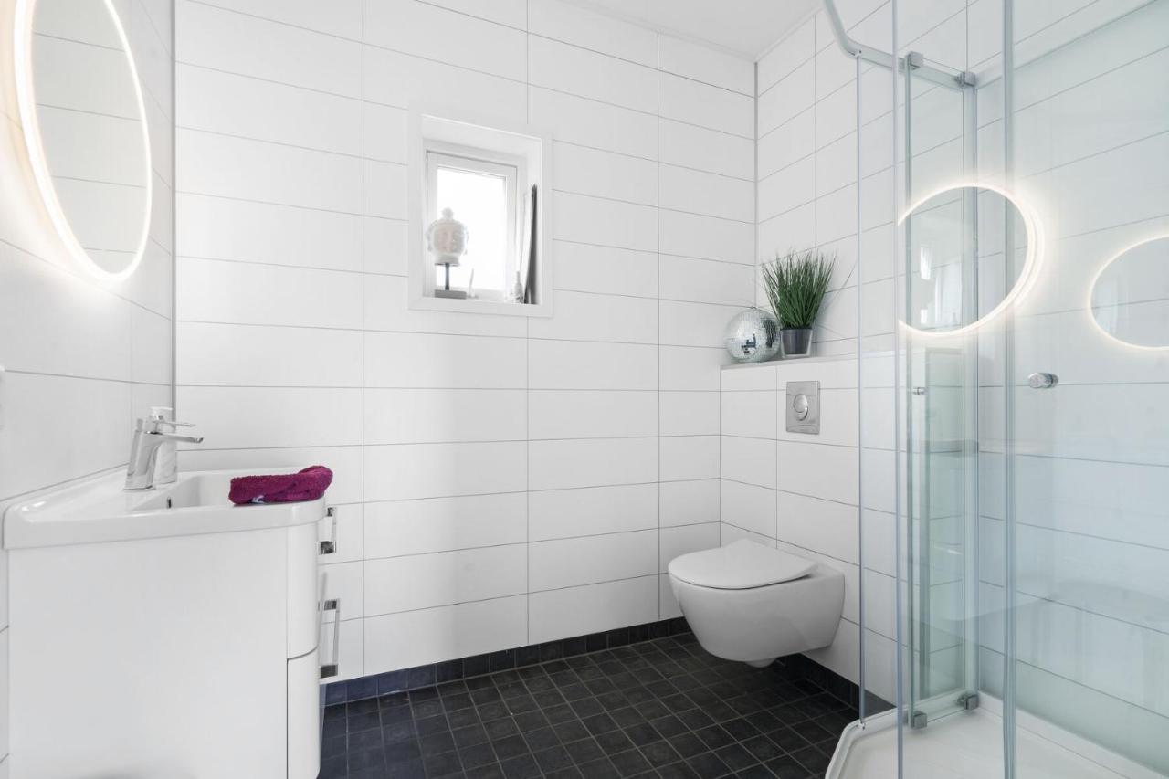 Nydelig Moderne Villa Med Fantastisk Beliggenhet. Kabelvåg Extérieur photo