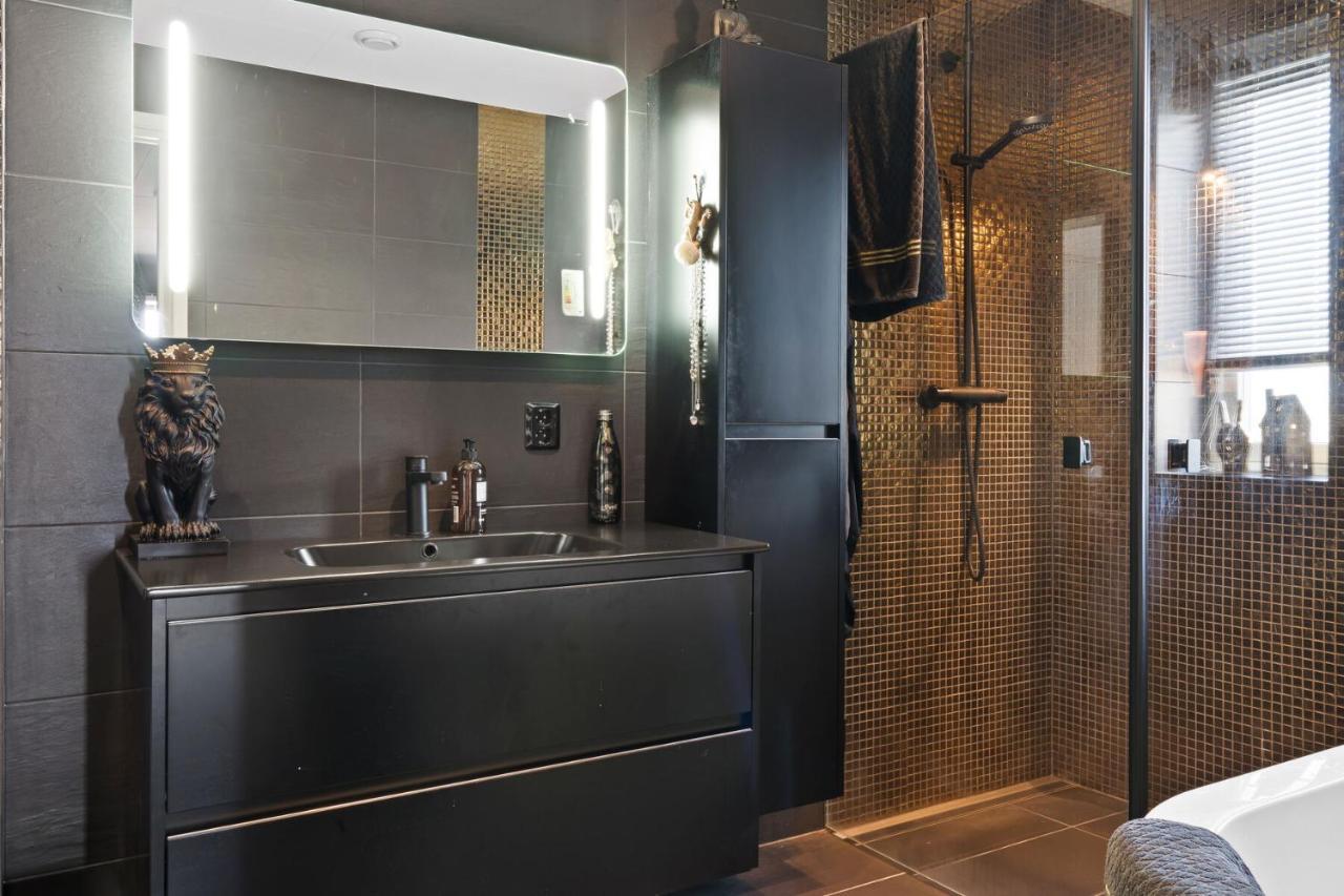 Nydelig Moderne Villa Med Fantastisk Beliggenhet. Kabelvåg Extérieur photo