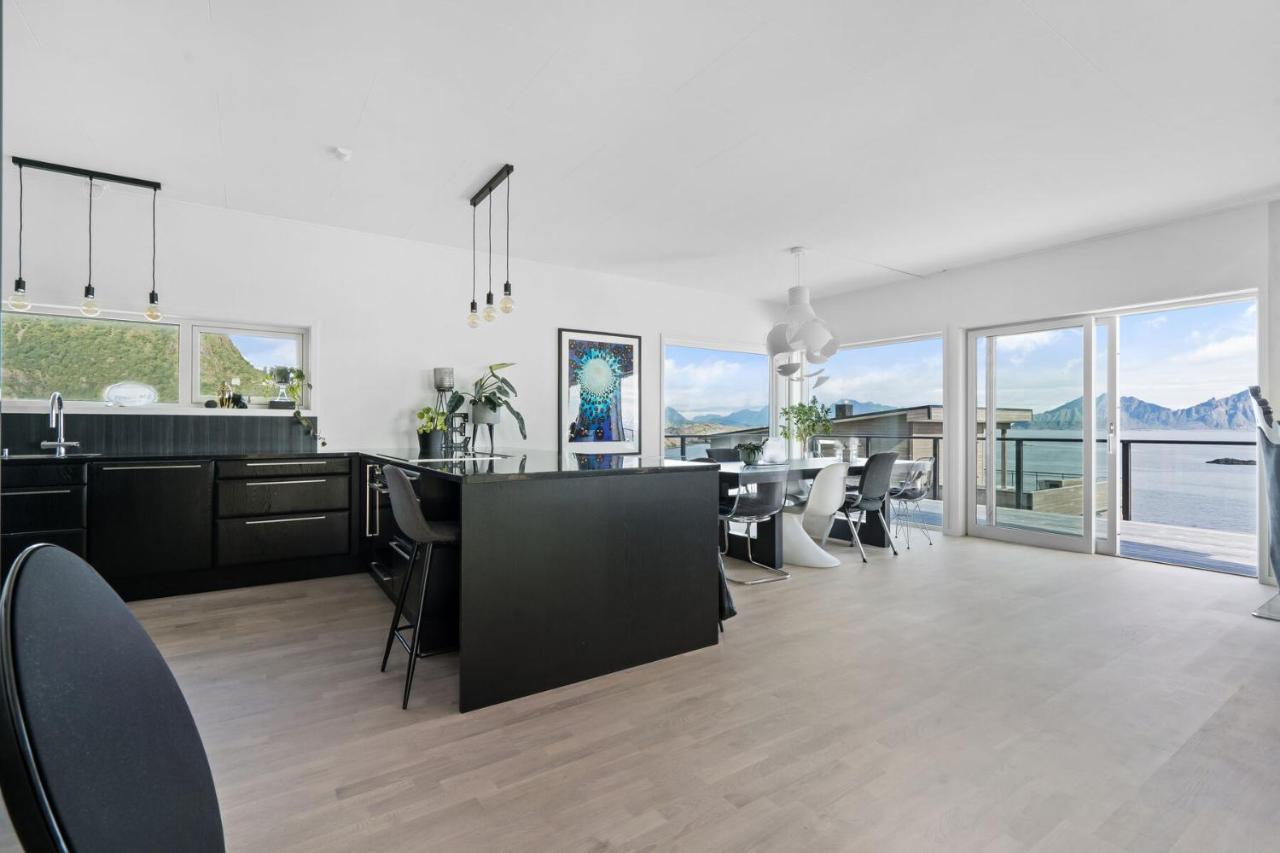 Nydelig Moderne Villa Med Fantastisk Beliggenhet. Kabelvåg Extérieur photo